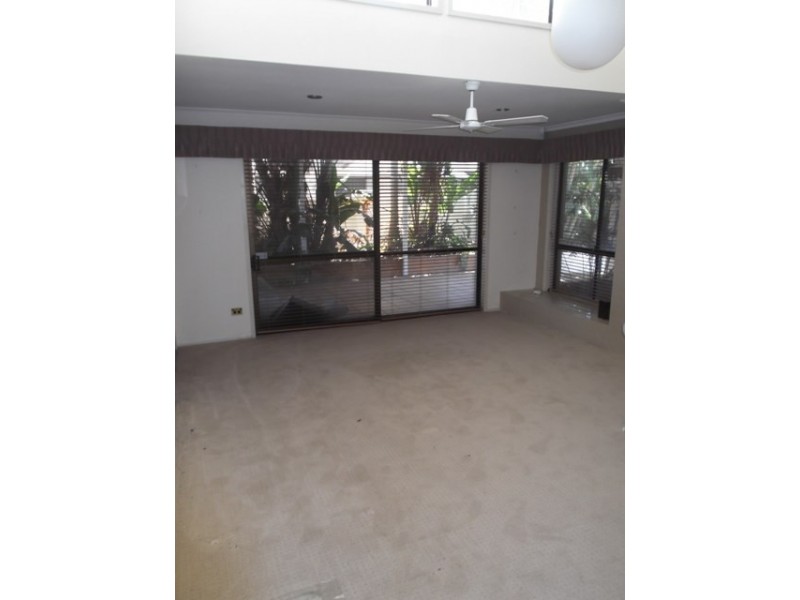 92 Oxley Drive, Paradise Point QLD 4216