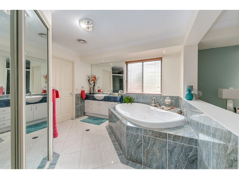 14 Orpington Court, Arundel QLD 4214