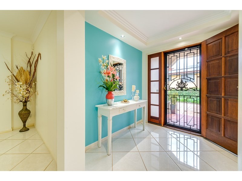 14 Orpington Court, Arundel QLD 4214