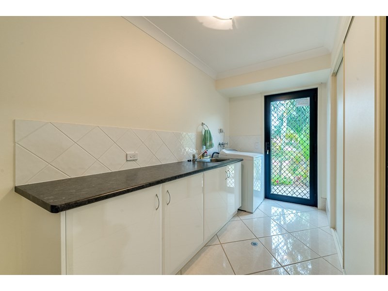 14 Orpington Court, Arundel QLD 4214