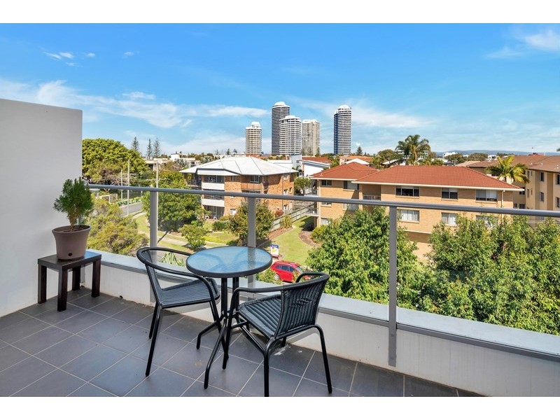 404/33-37 Madang Cresent, Runaway Bay QLD 4216