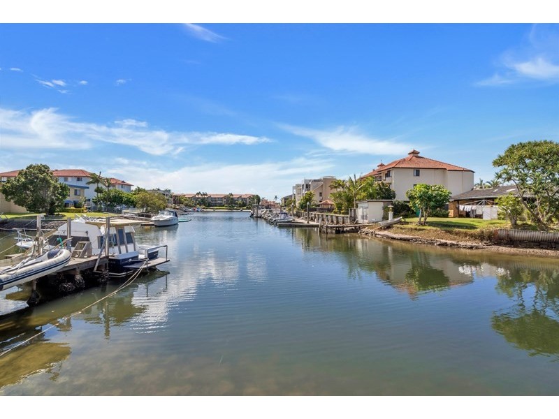 404/33-37 Madang Cresent, Runaway Bay QLD 4216