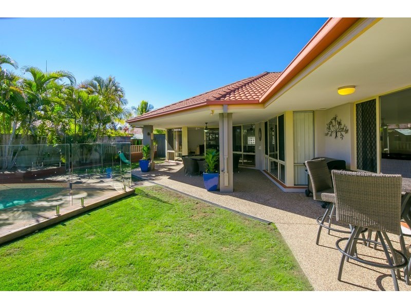 6 Grande Terrace, Helensvale QLD 4212