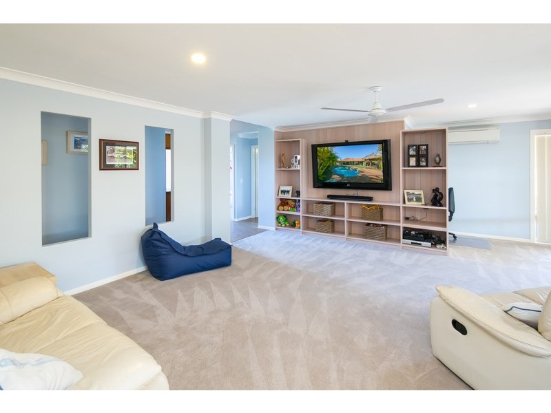 6 Grande Terrace, Helensvale QLD 4212