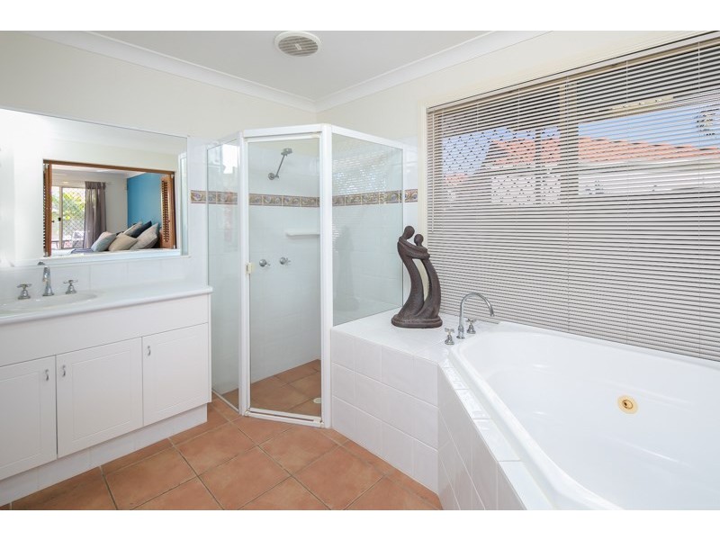 6 Grande Terrace, Helensvale QLD 4212