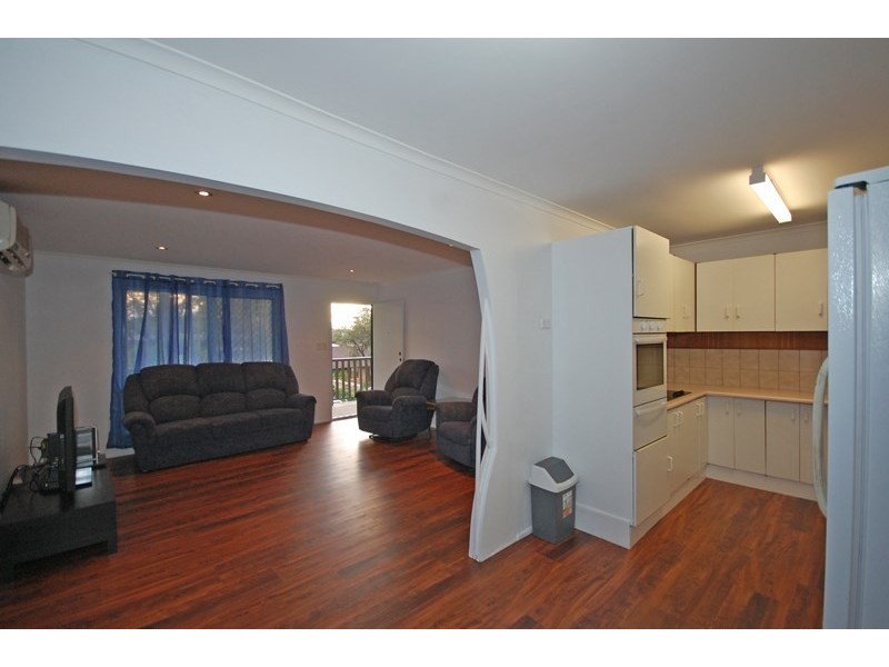27 Hocking Street, Arundel QLD 4214