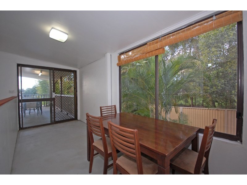 27 Hocking Street, Arundel QLD 4214