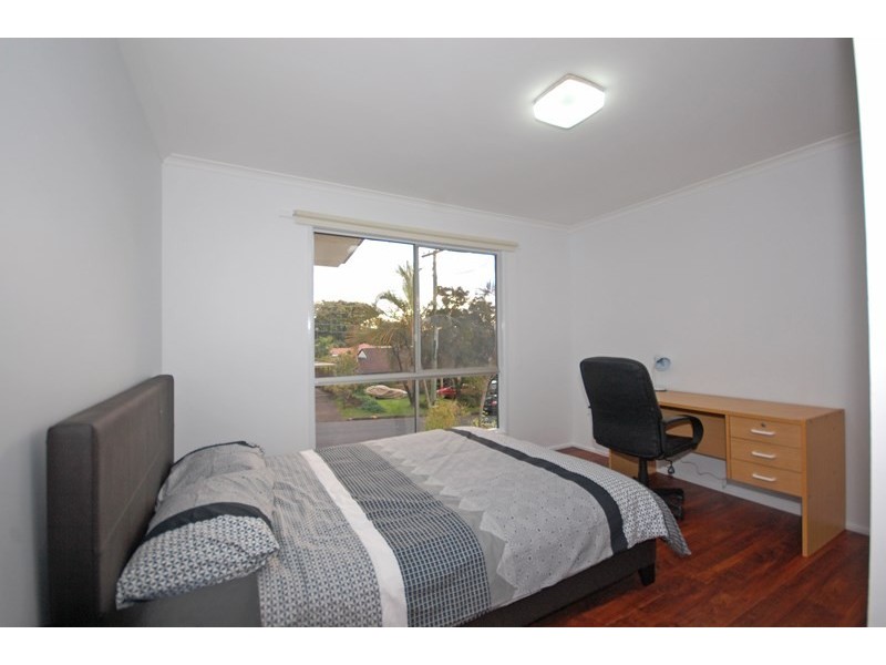 27 Hocking Street, Arundel QLD 4214