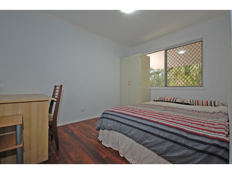 27 Hocking Street, Arundel QLD 4214