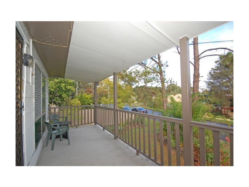 27 Hocking Street, Arundel QLD 4214