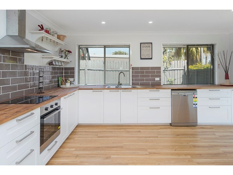 29 Clifton Street, Biggera Waters QLD 4216