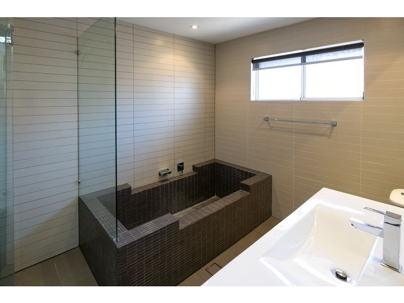 46 Cockleshell Court, Runaway Bay QLD 4216