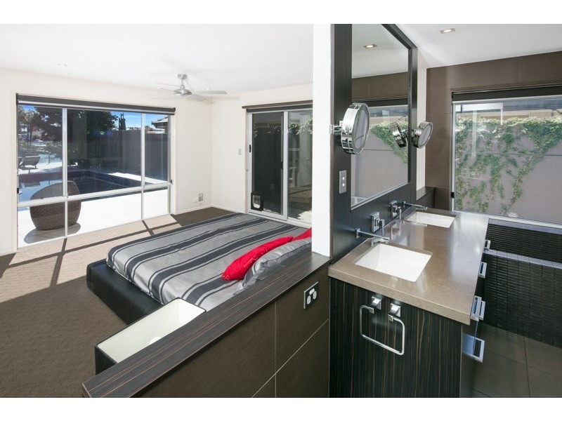 46 Cockleshell Court, Runaway Bay QLD 4216