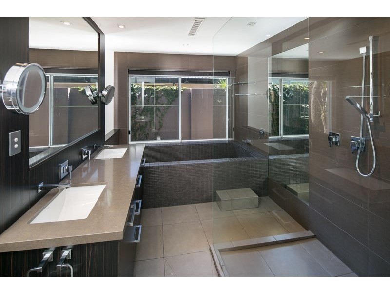 46 Cockleshell Court, Runaway Bay QLD 4216