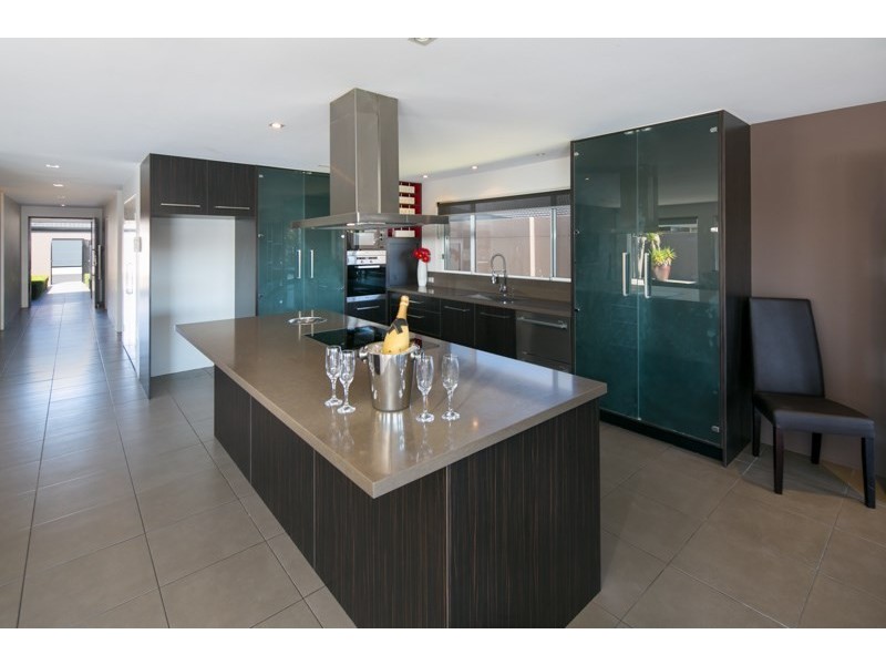 46 Cockleshell Court, Runaway Bay QLD 4216