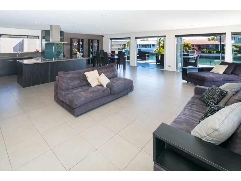 46 Cockleshell Court, Runaway Bay QLD 4216