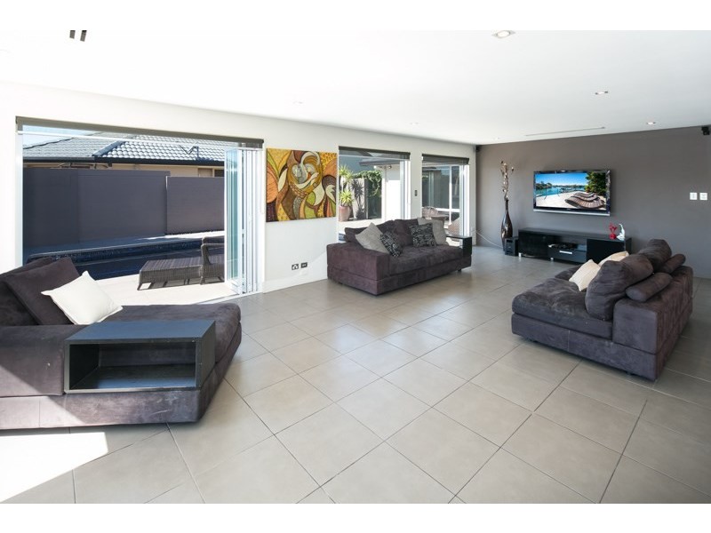 46 Cockleshell Court, Runaway Bay QLD 4216