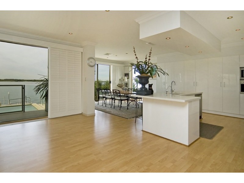 Paradise Point QLD 4216