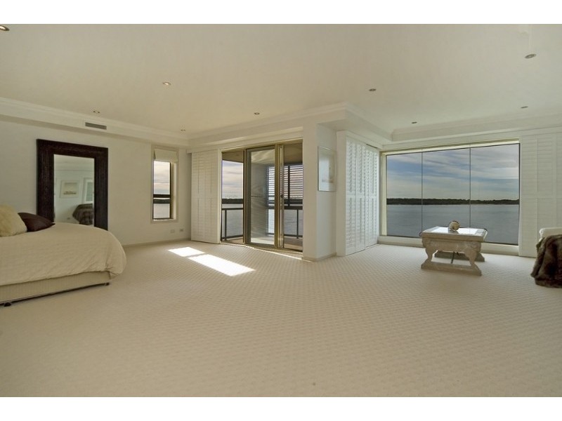 Paradise Point QLD 4216