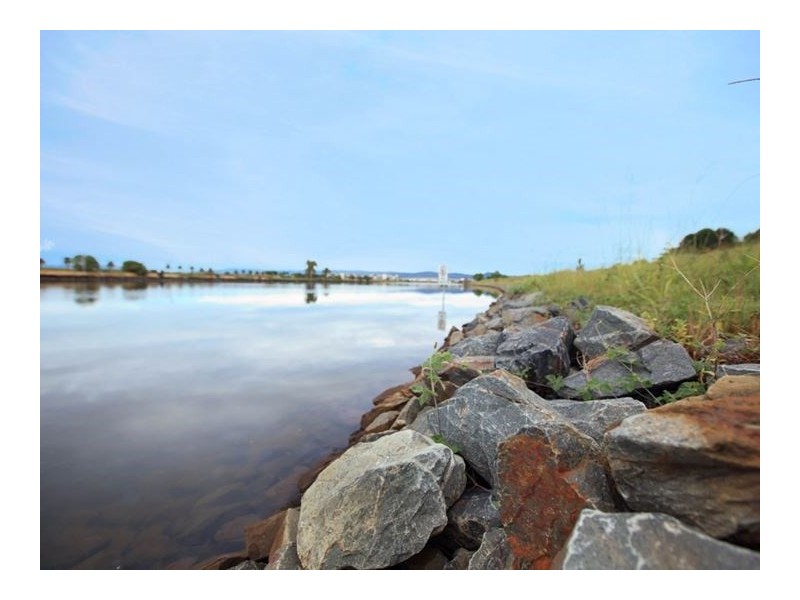 37 Sickle Avenue, Hope Island QLD 4212