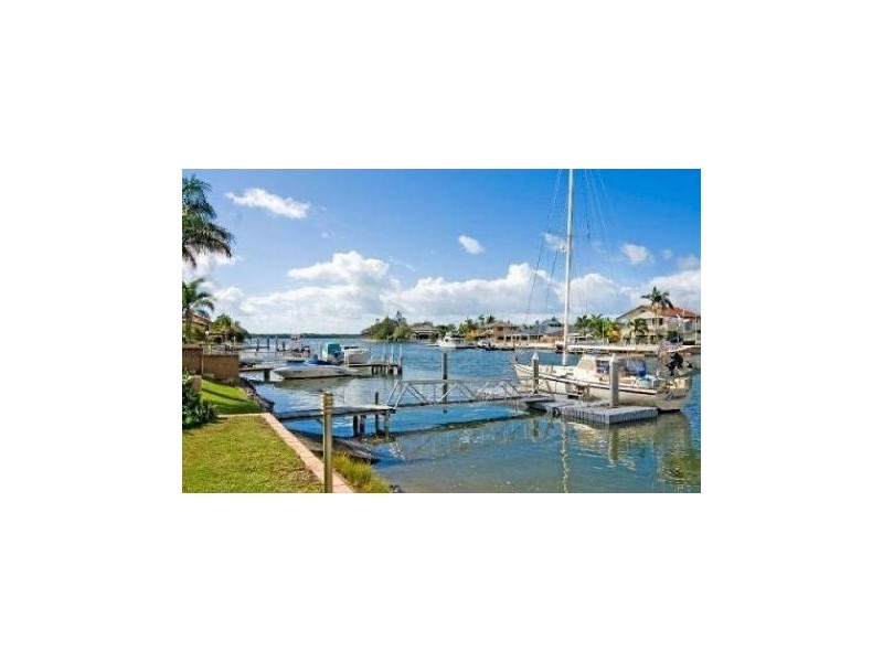 14 Markham Avenue, Runaway Bay QLD 4216