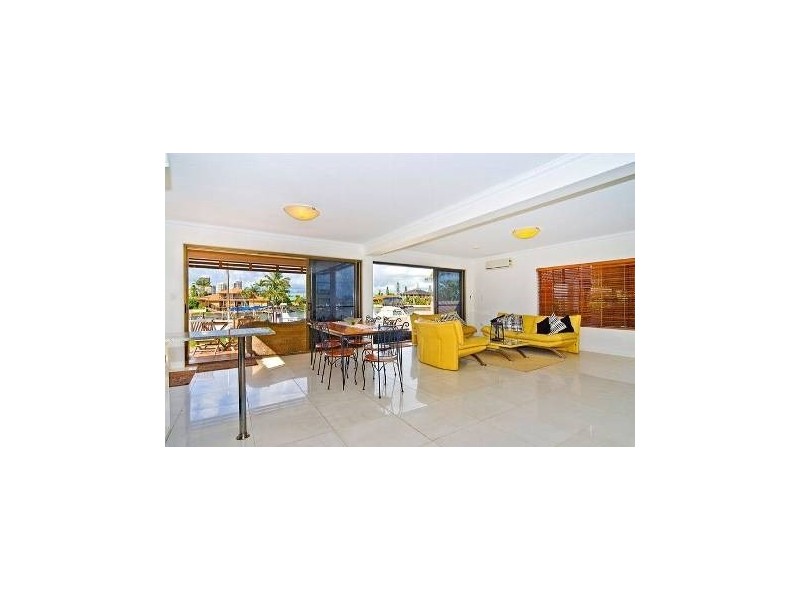 14 Markham Avenue, Runaway Bay QLD 4216