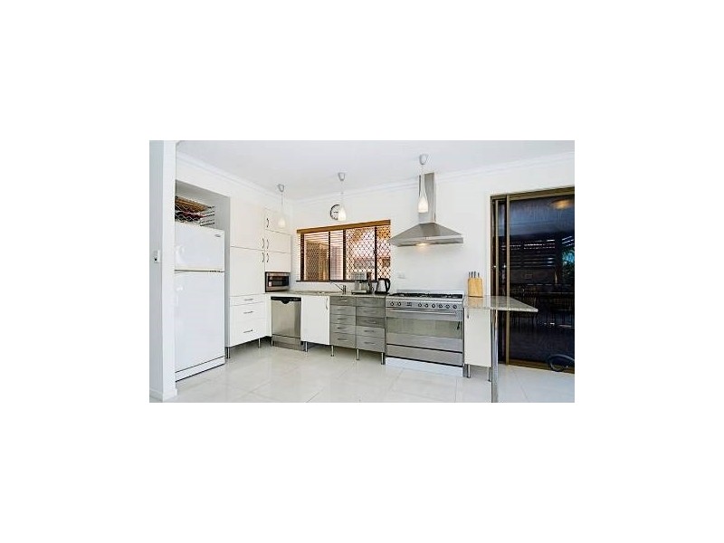 14 Markham Avenue, Runaway Bay QLD 4216