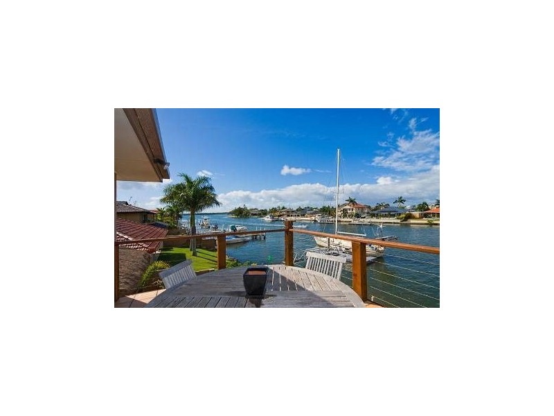 14 Markham Avenue, Runaway Bay QLD 4216