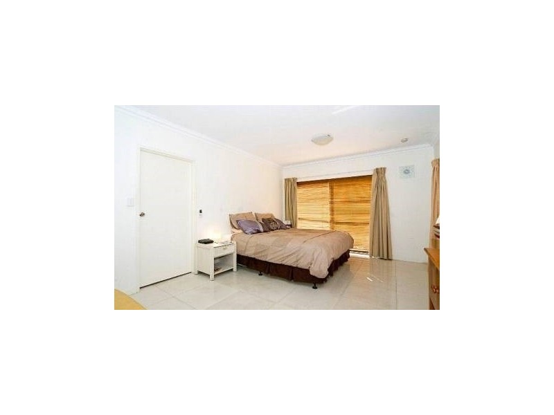 14 Markham Avenue, Runaway Bay QLD 4216