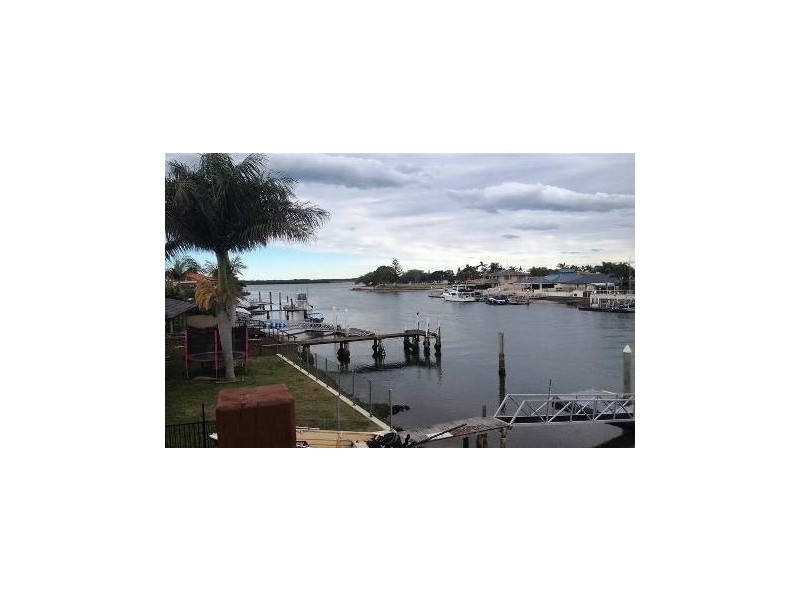 14 Markham Avenue, Runaway Bay QLD 4216