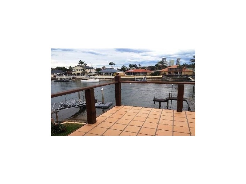 14 Markham Avenue, Runaway Bay QLD 4216