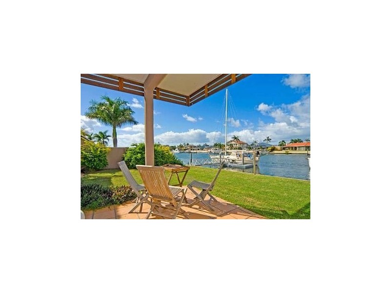 14 Markham Avenue, Runaway Bay QLD 4216