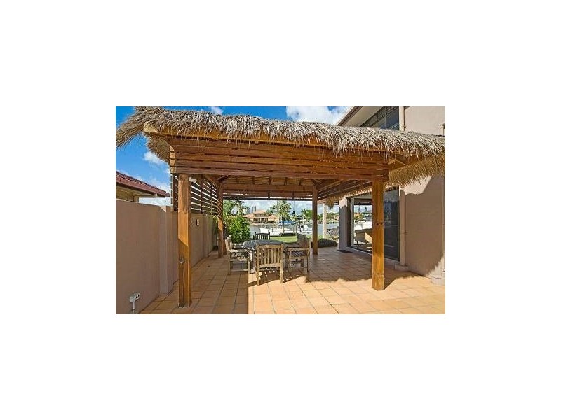 14 Markham Avenue, Runaway Bay QLD 4216