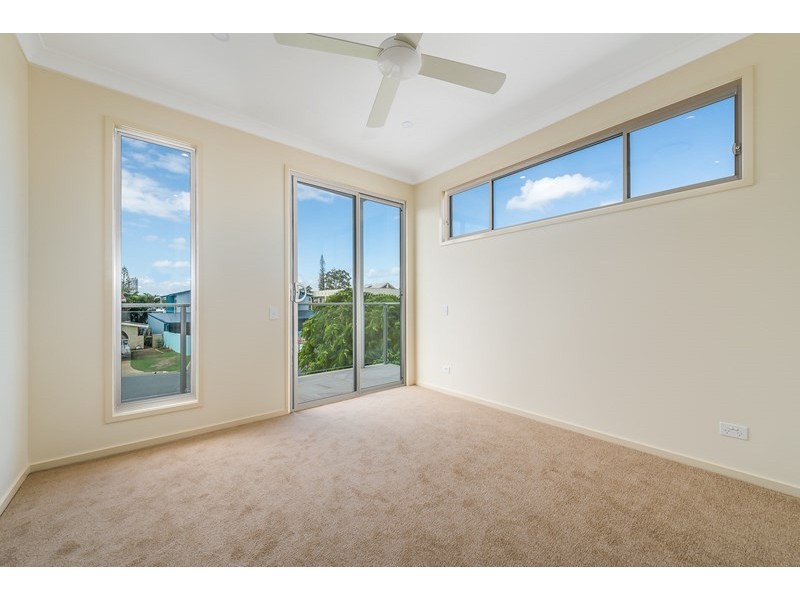 2/5 Huon Crescent, Runaway Bay QLD 4216