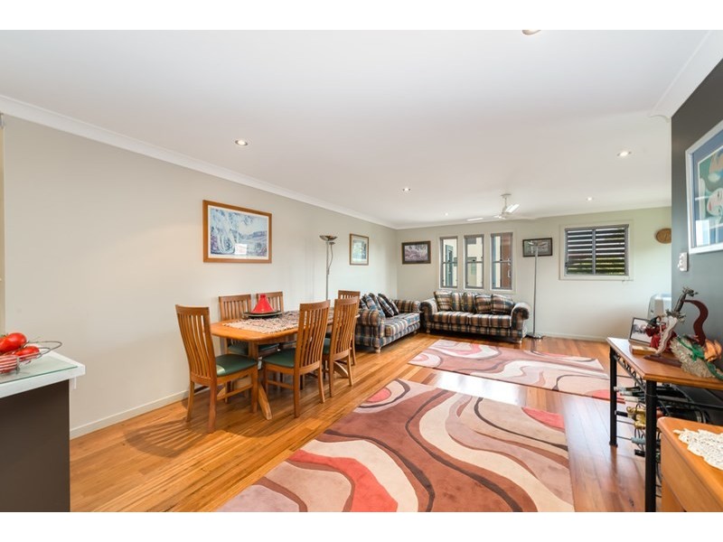 4/10 Middle Street, Labrador QLD 4215