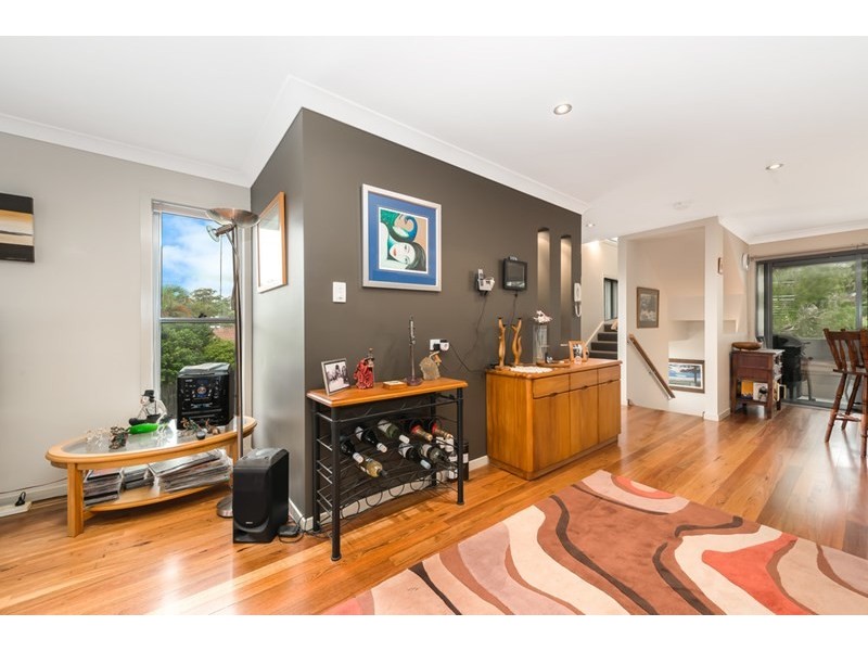 4/10 Middle Street, Labrador QLD 4215