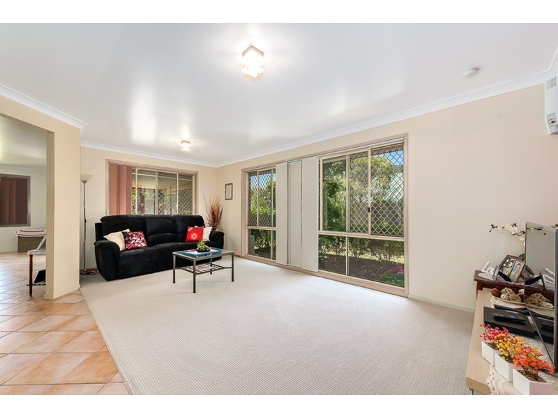 217 Universal Street, Oxenford QLD 4210