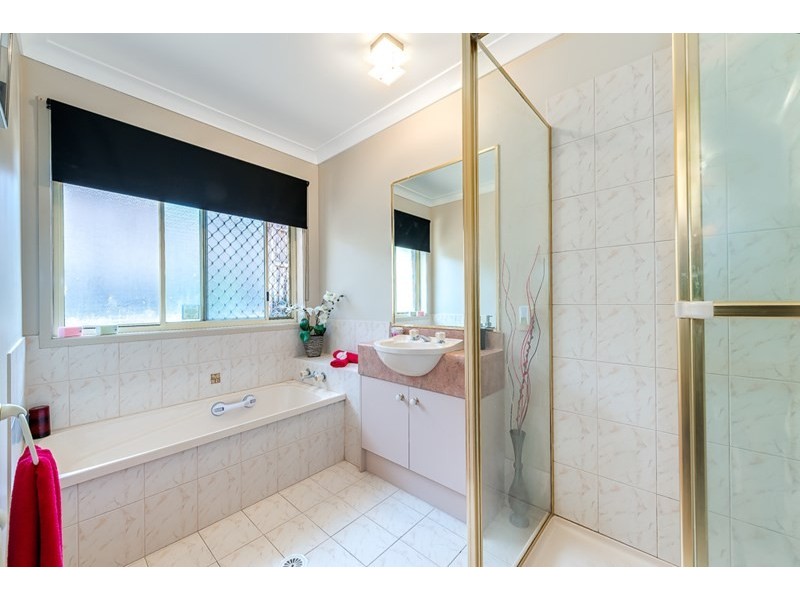 217 Universal Street, Oxenford QLD 4210