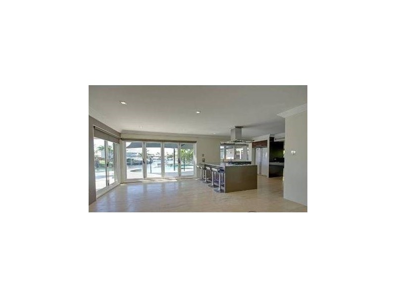 1 Sundance Way, Runaway Bay QLD 4216