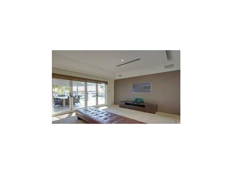 1 Sundance Way, Runaway Bay QLD 4216
