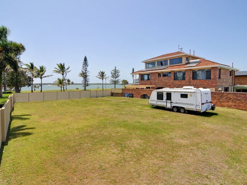 42 Shearwater Esplanade, Runaway Bay QLD 4216