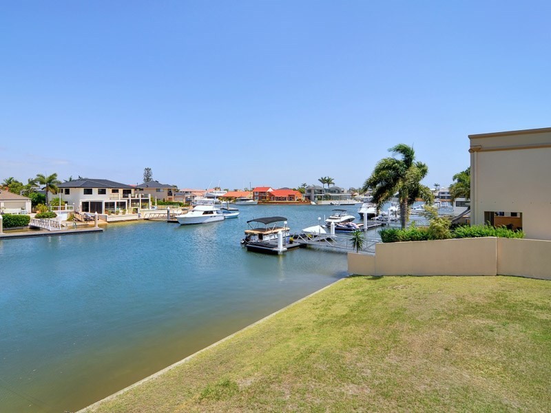 42 Shearwater Esplanade, Runaway Bay QLD 4216