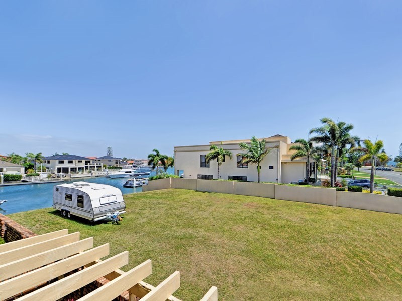 42 Shearwater Esplanade, Runaway Bay QLD 4216