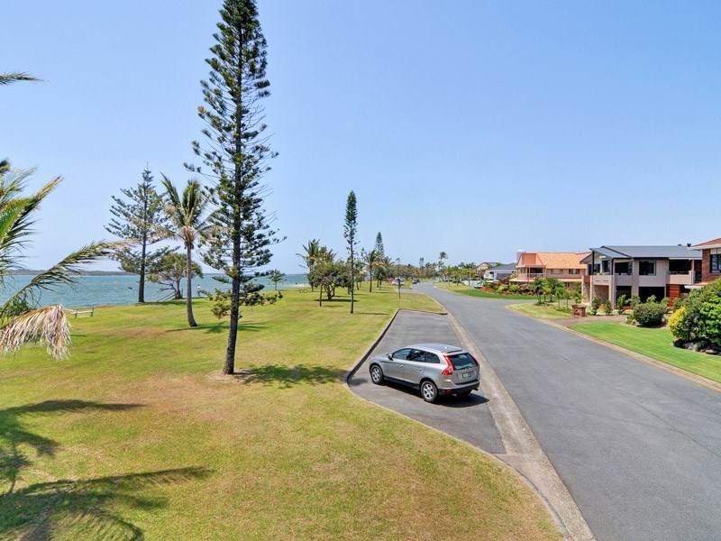 42 Shearwater Esplanade, Runaway Bay QLD 4216
