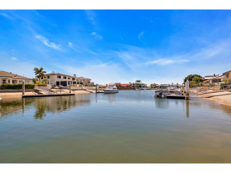 42 Shearwater Esplanade, Runaway Bay QLD 4216