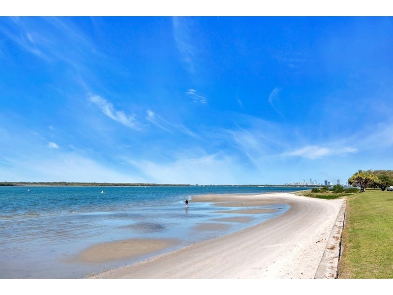 42 Shearwater Esplanade, Runaway Bay QLD 4216