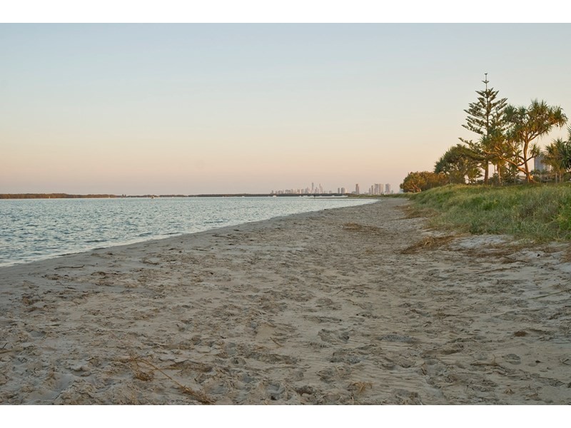 42 Shearwater Esplanade, Runaway Bay QLD 4216