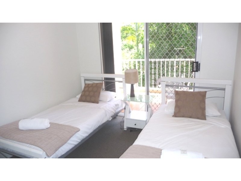 33/37 Bayview Street, Runaway Bay QLD 4216