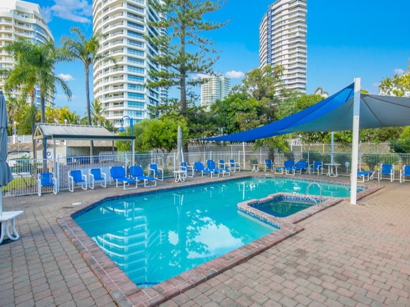 33/37 Bayview Street, Runaway Bay QLD 4216