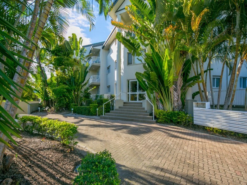 33/37 Bayview Street, Runaway Bay QLD 4216